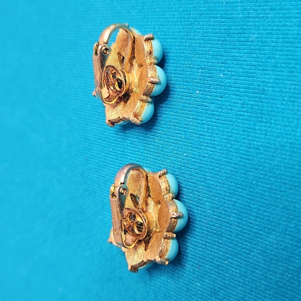 Elegant Gold and Blue Floral Earrings - Picture 4 of 10